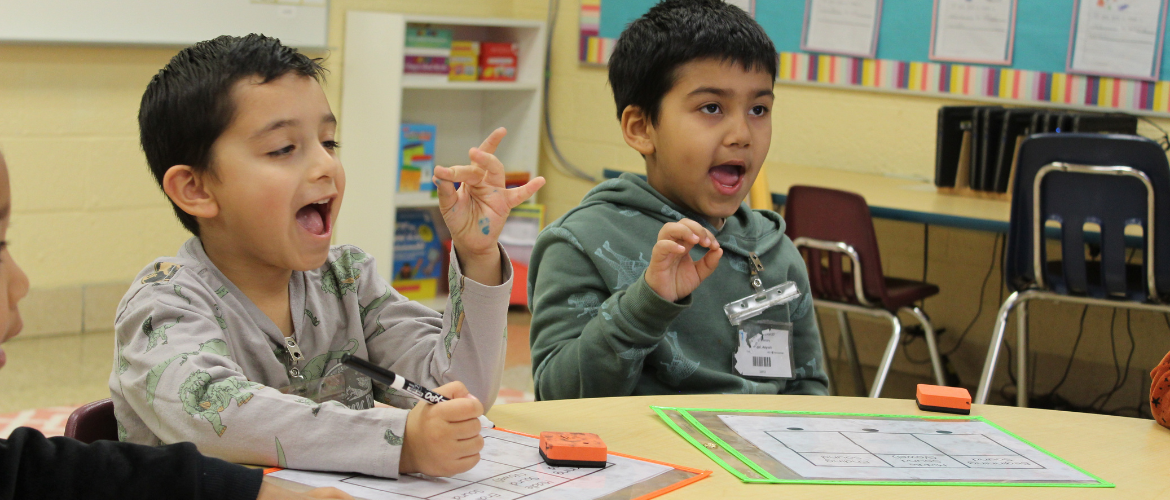 Students tapping out syllables